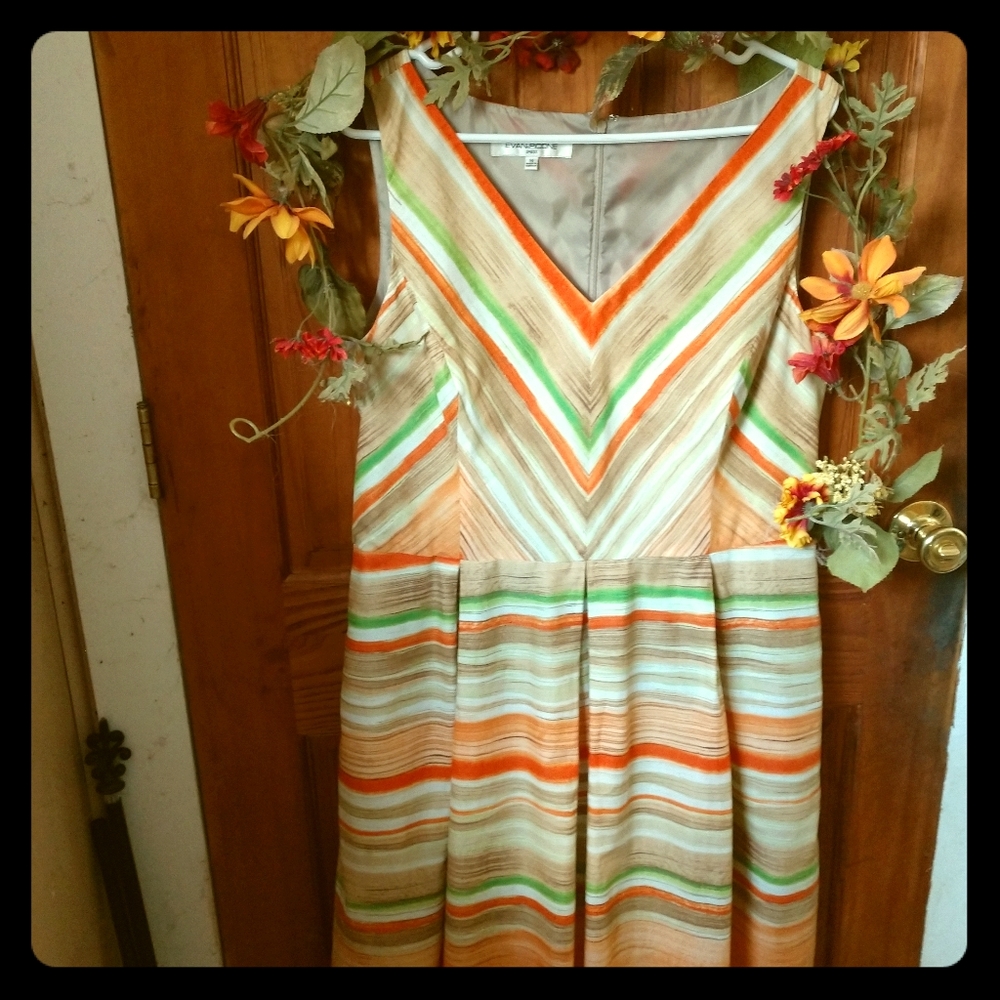 "Evan Picone Sleeveless Dress"